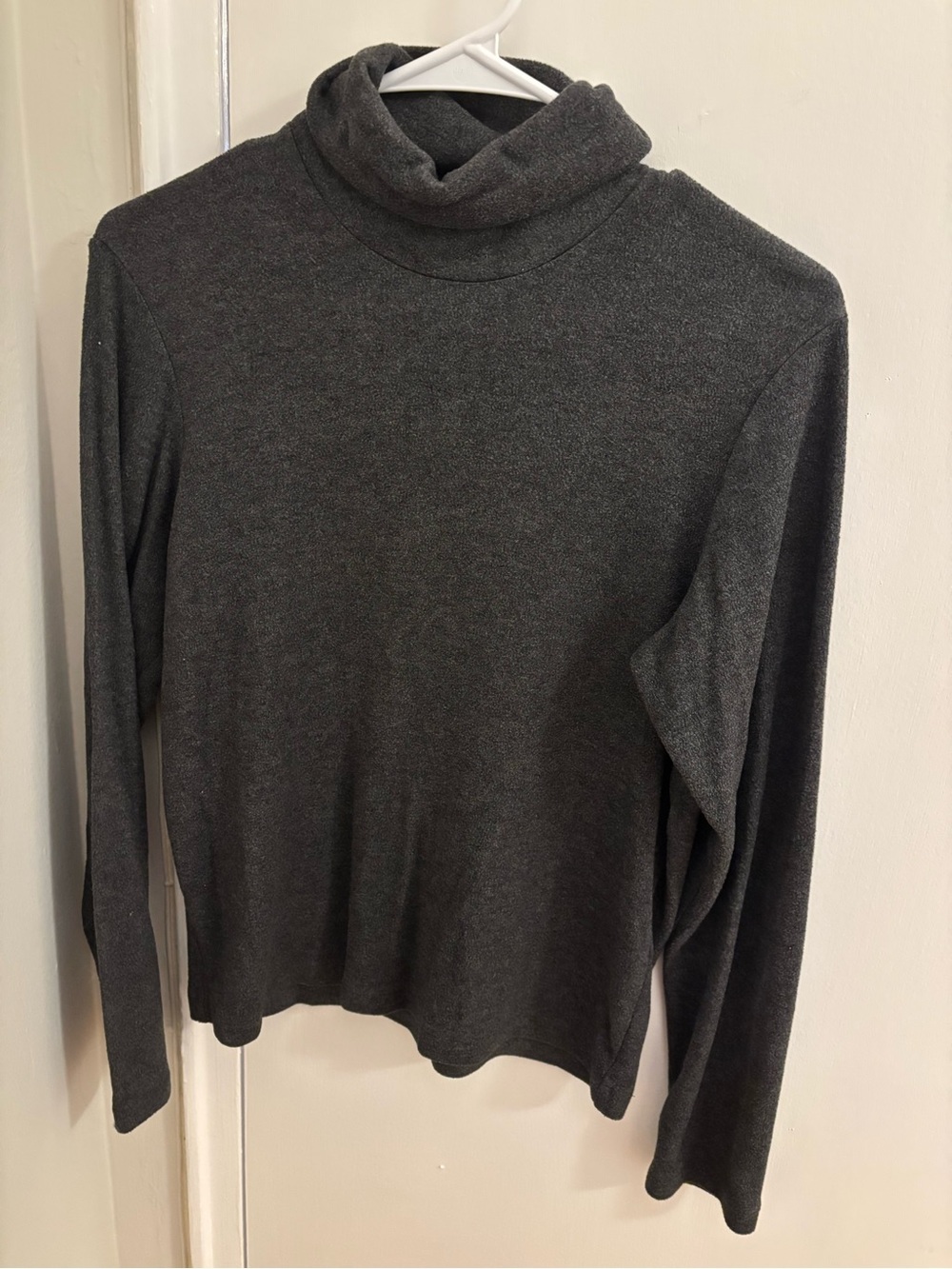 Uniqlo heattech Charcoal Turtleneck